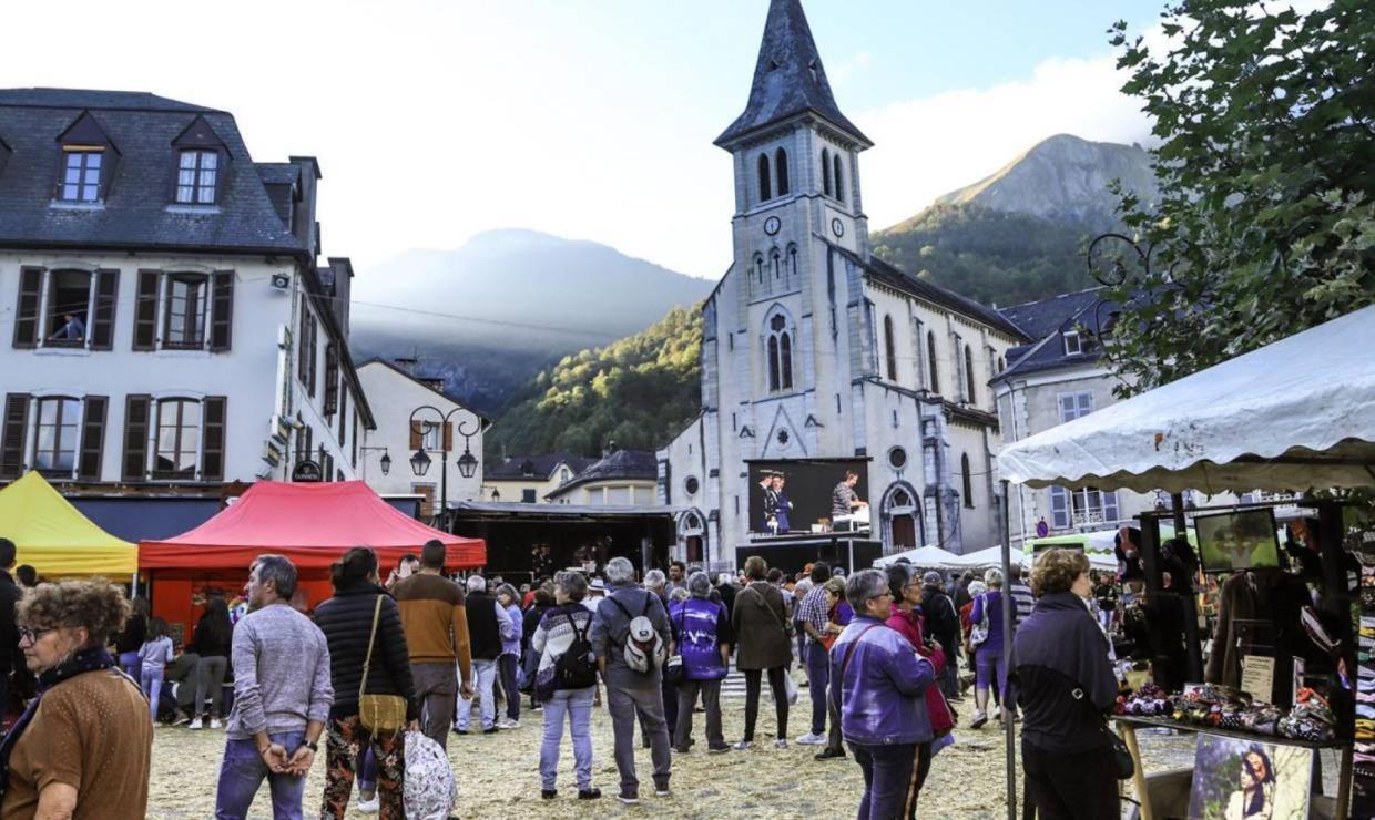 Vila A Nouste Laruns Exteriér fotografie